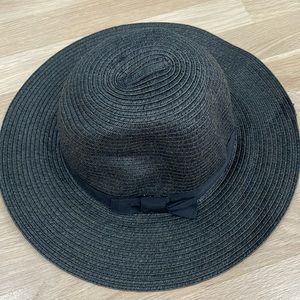 Black straw hat